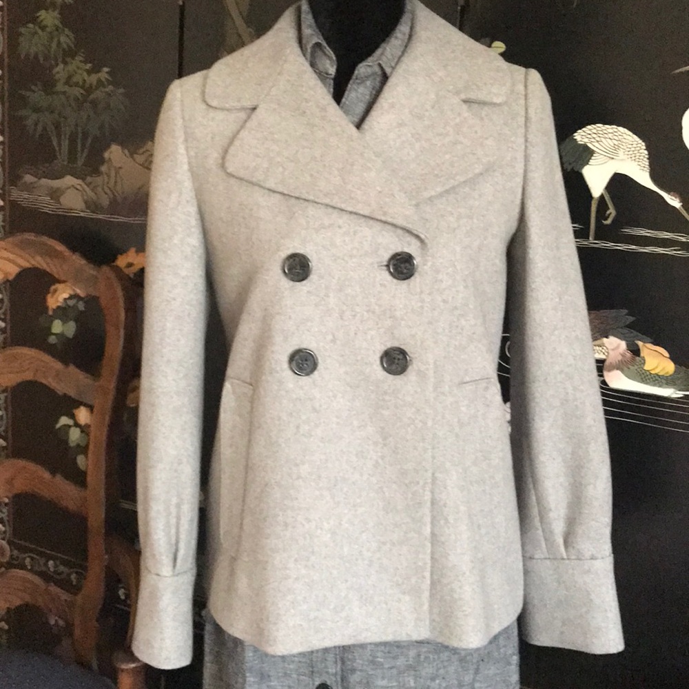 Banana republic women’s coat 🧥 size S color gray